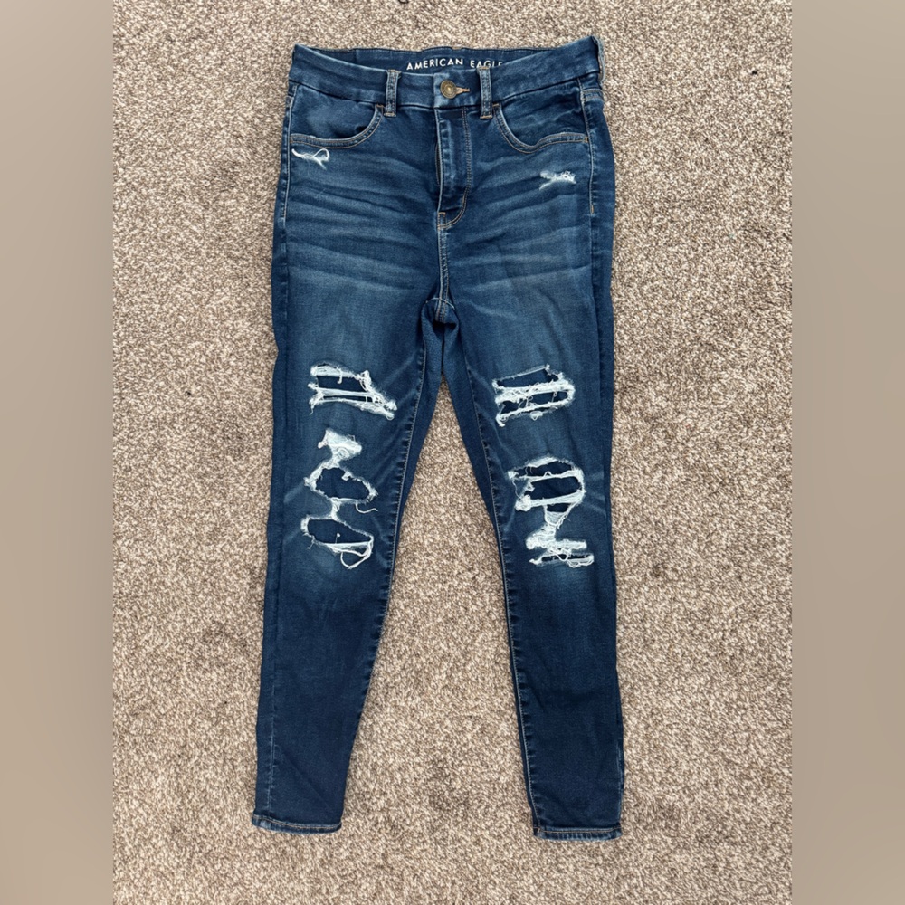 Curvy high-rise jeggings with distressed look